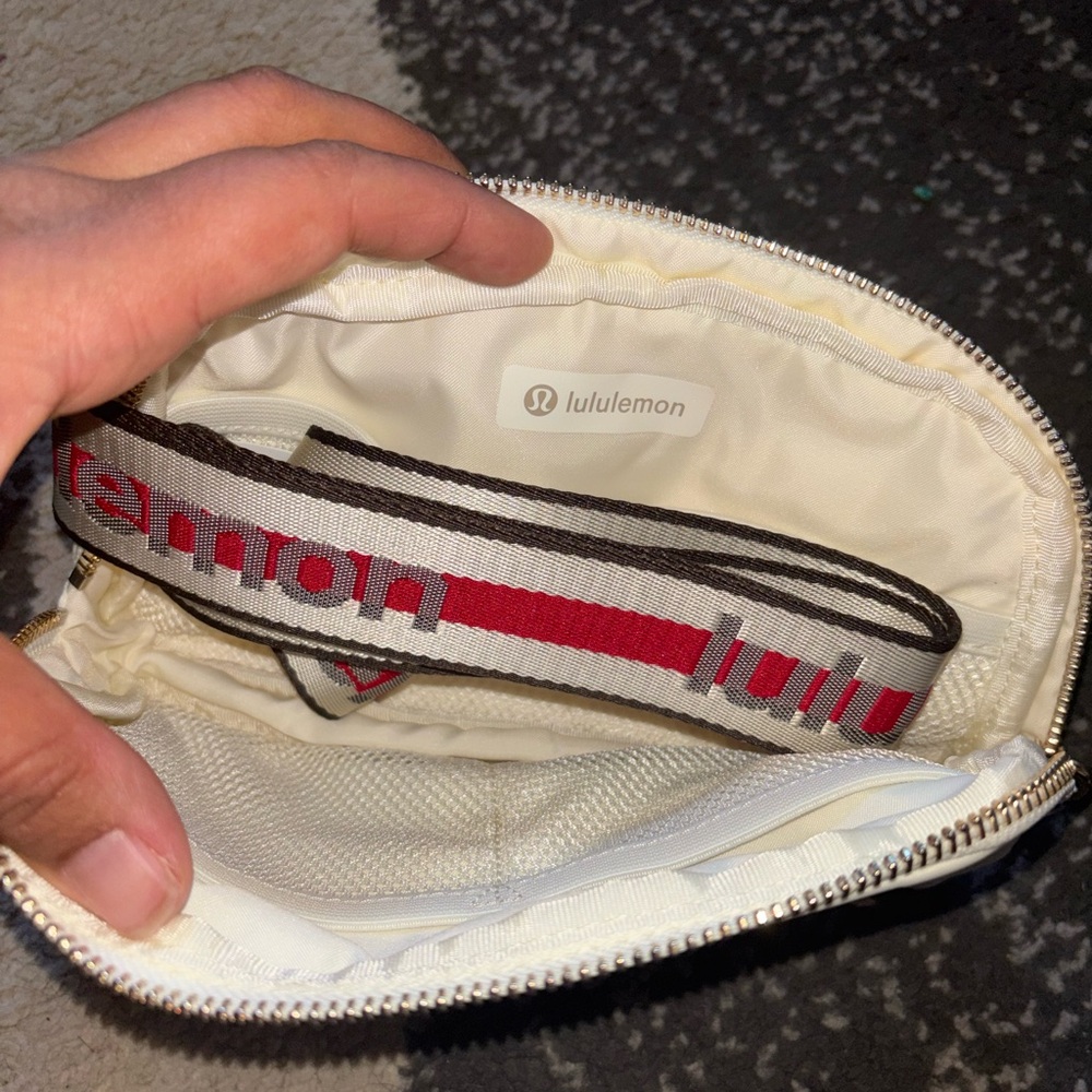 Lululemon Cream Belt Bag with Keychain - Picture 3 of 7